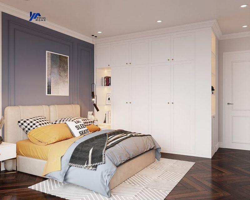 Phòng ngủ 2 được thiết kế đơn giản hơn với tủ quần áo lớn