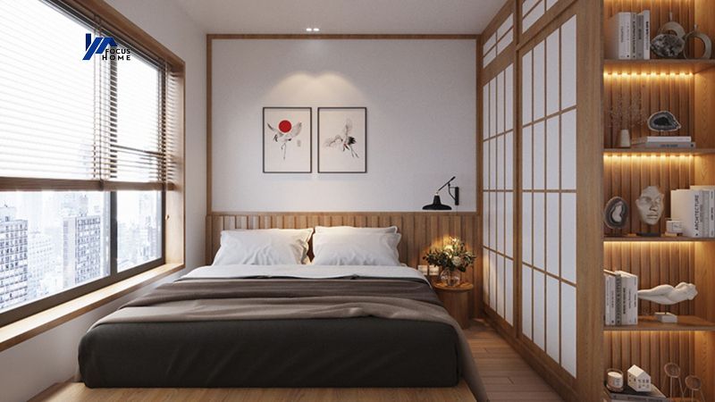 Nội thất thiết kế phòng ăn mang phong cách JapandiPhòng ngủ thiết kế tạo điểm nhấn tranh treo tường và đồ bày trí trên kệ