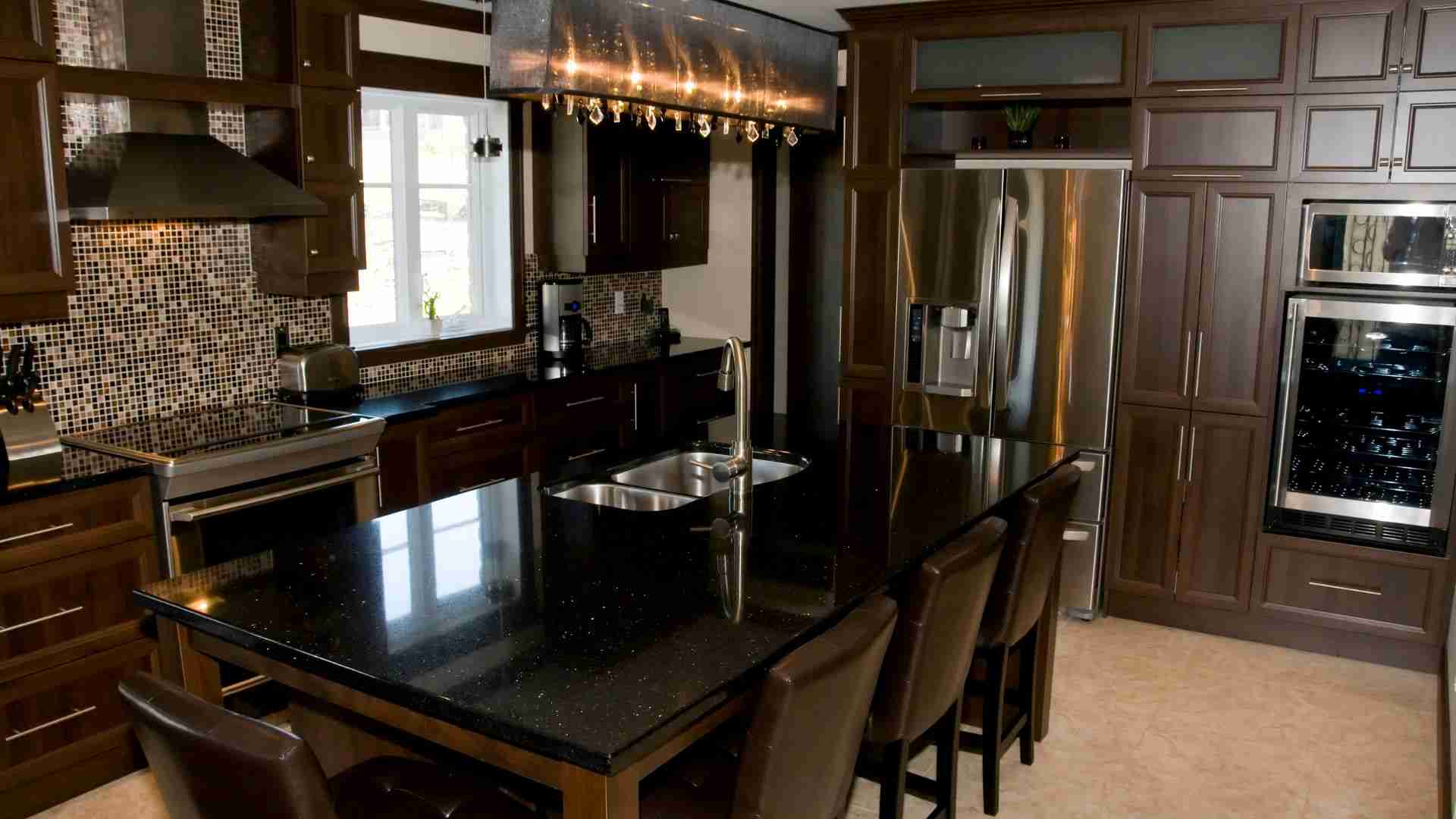 Mẫu 1: Thiết kế nội thất bếp chung cư cao cấp