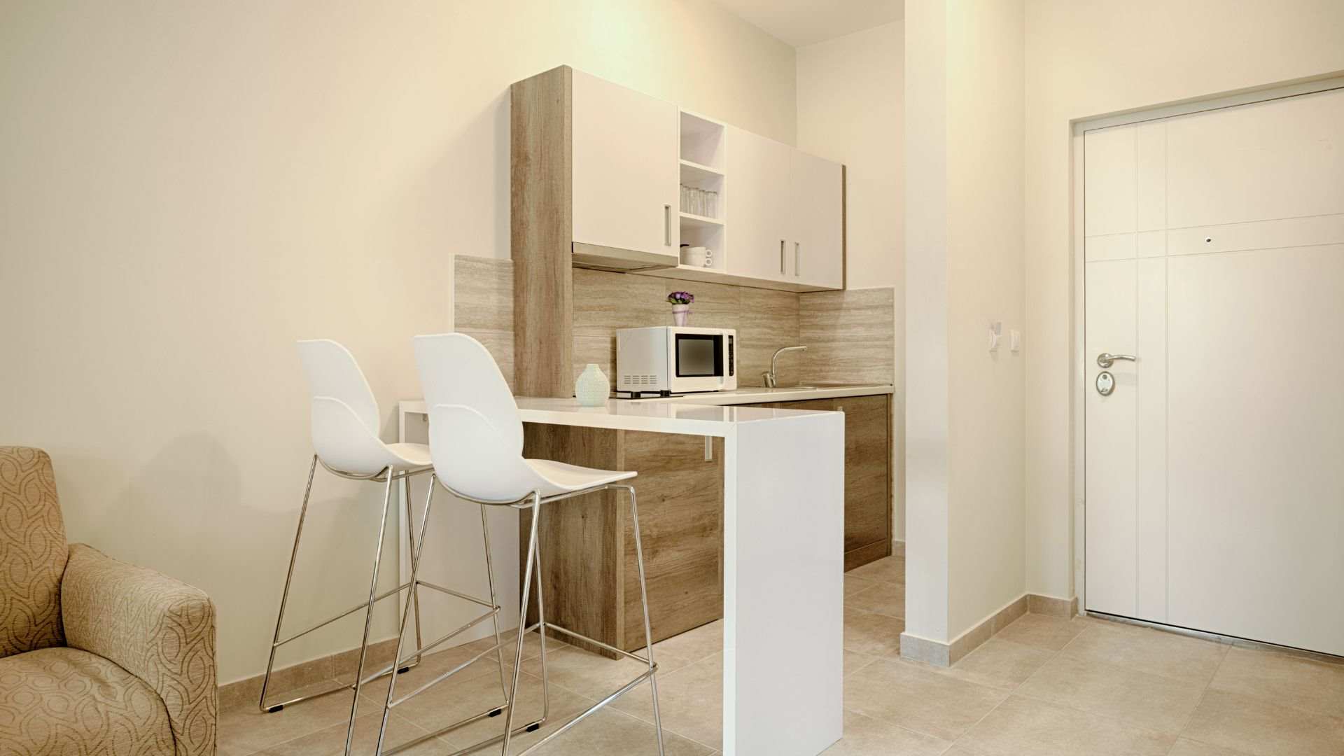 Mẫu 3: Thiết kế nội thất nhà bếp chung cư bằng gỗ công nghiệp